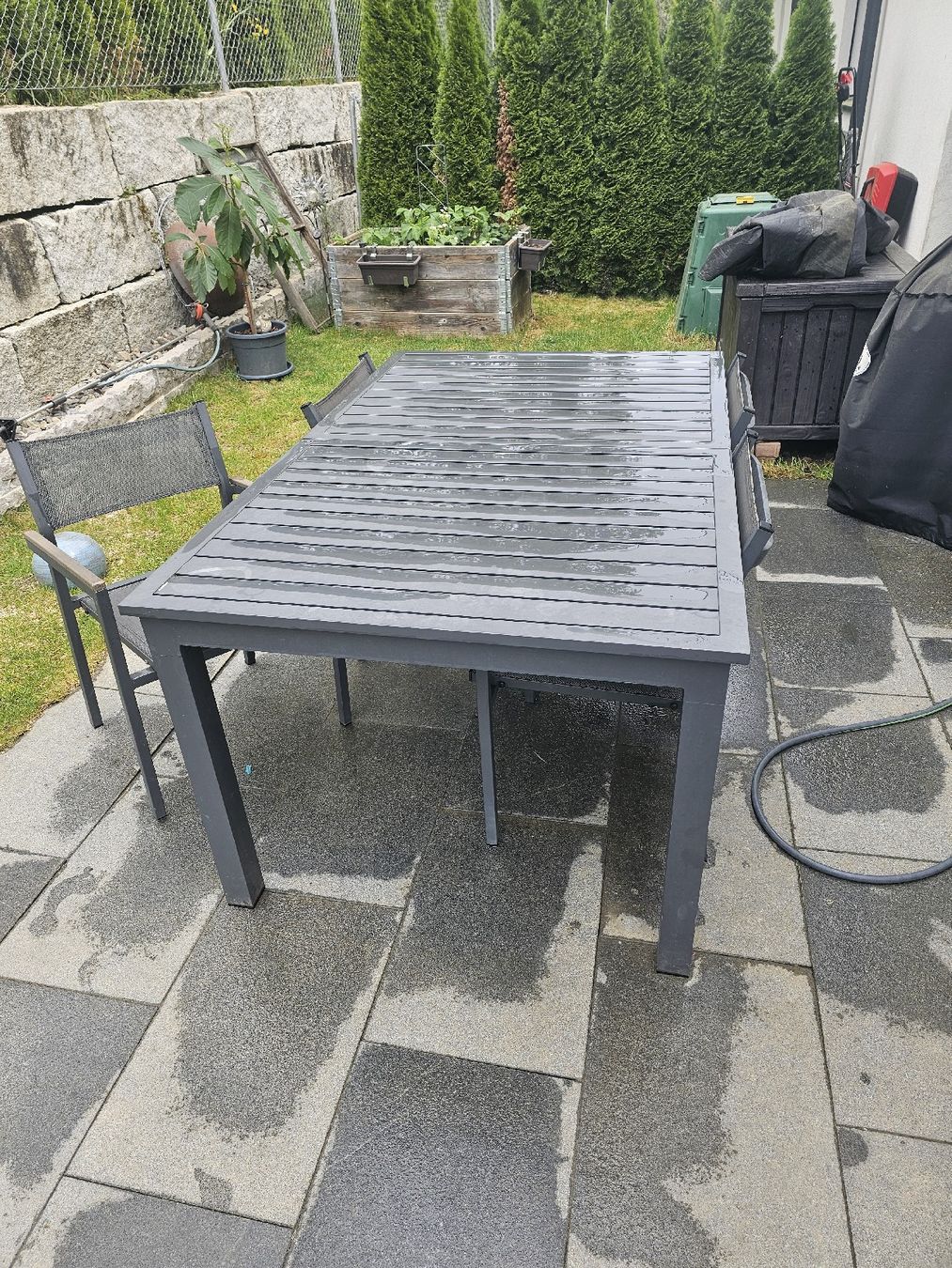 Set di tavolo e panche: Gartentisch ausziehbar mit 4 Stühlen – Usato da Grellingen venduto da JJJJ93 1