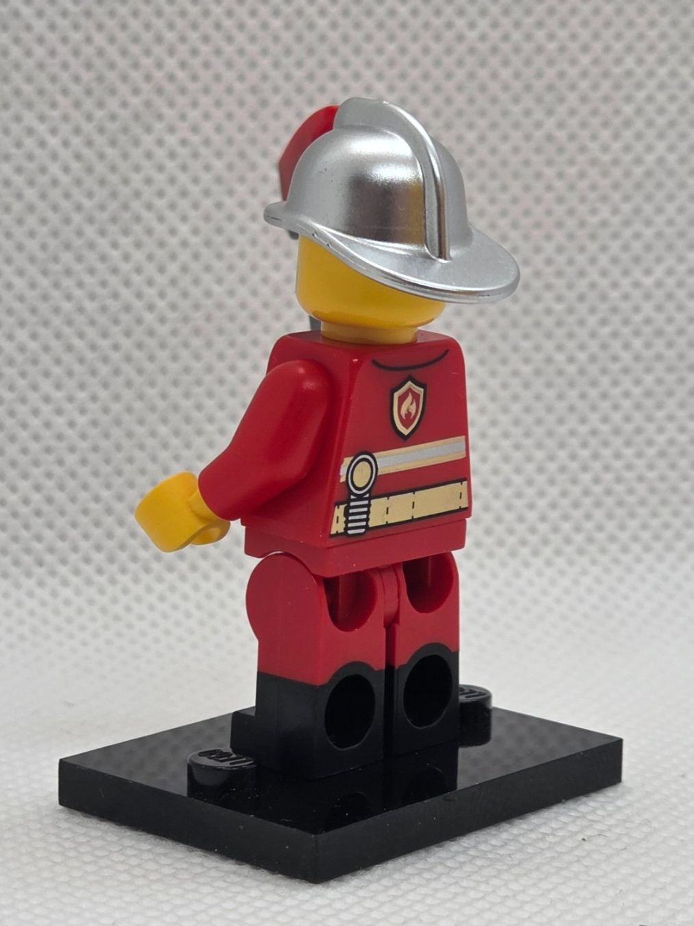 Lego Kit di costruzioni: LEGO BAM early middle 2026 Firefighter with fire axe – Nuovo (secondo la descrizione) da Basadingen venduto da NekoBricks 4