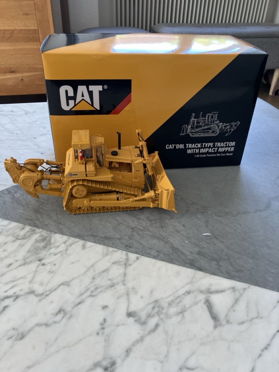 Caterpillar Kit di modellismo & Modellini statici: CAT D9L Track-Type Tractor Modell  – Usato da Münchenbuchsee venduto da Simk91 2