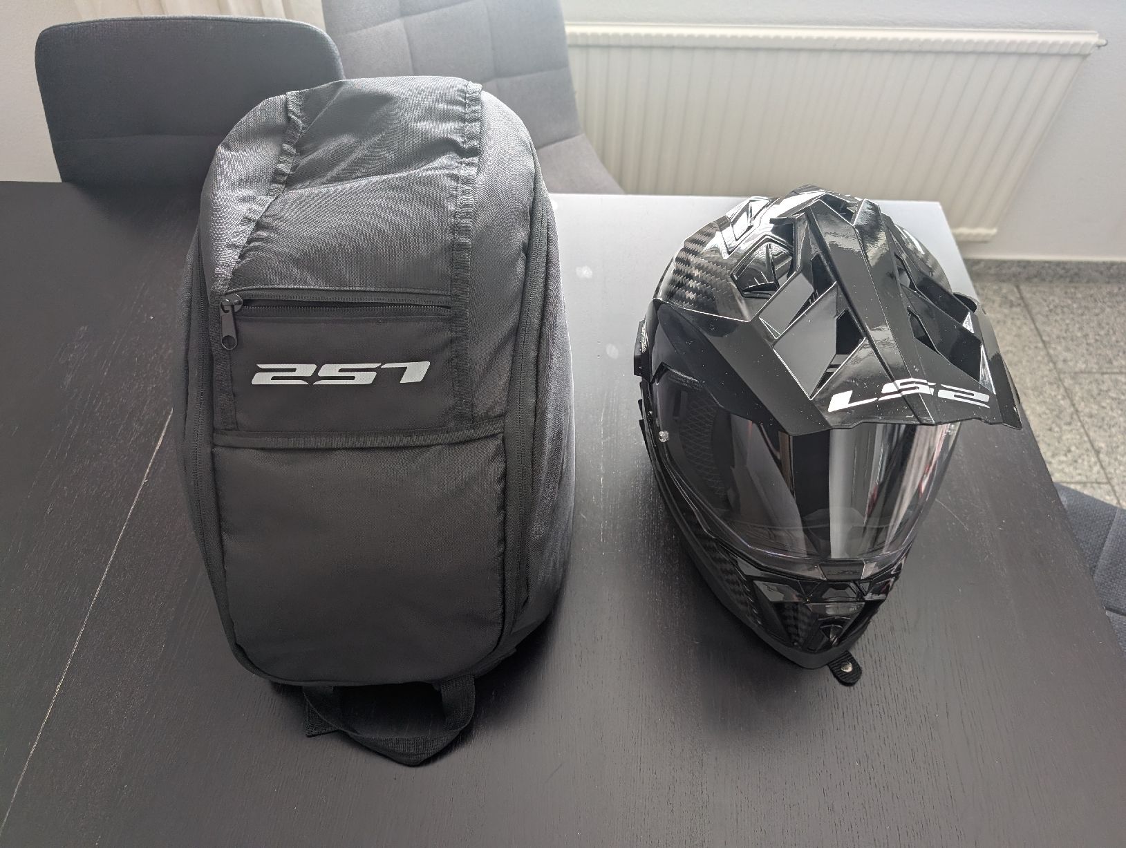 Caschi & visiere: LS2 MX701 Explorer Carbon wie neu – Usato da Pfäffikon ZH venduto da Fala_77 1