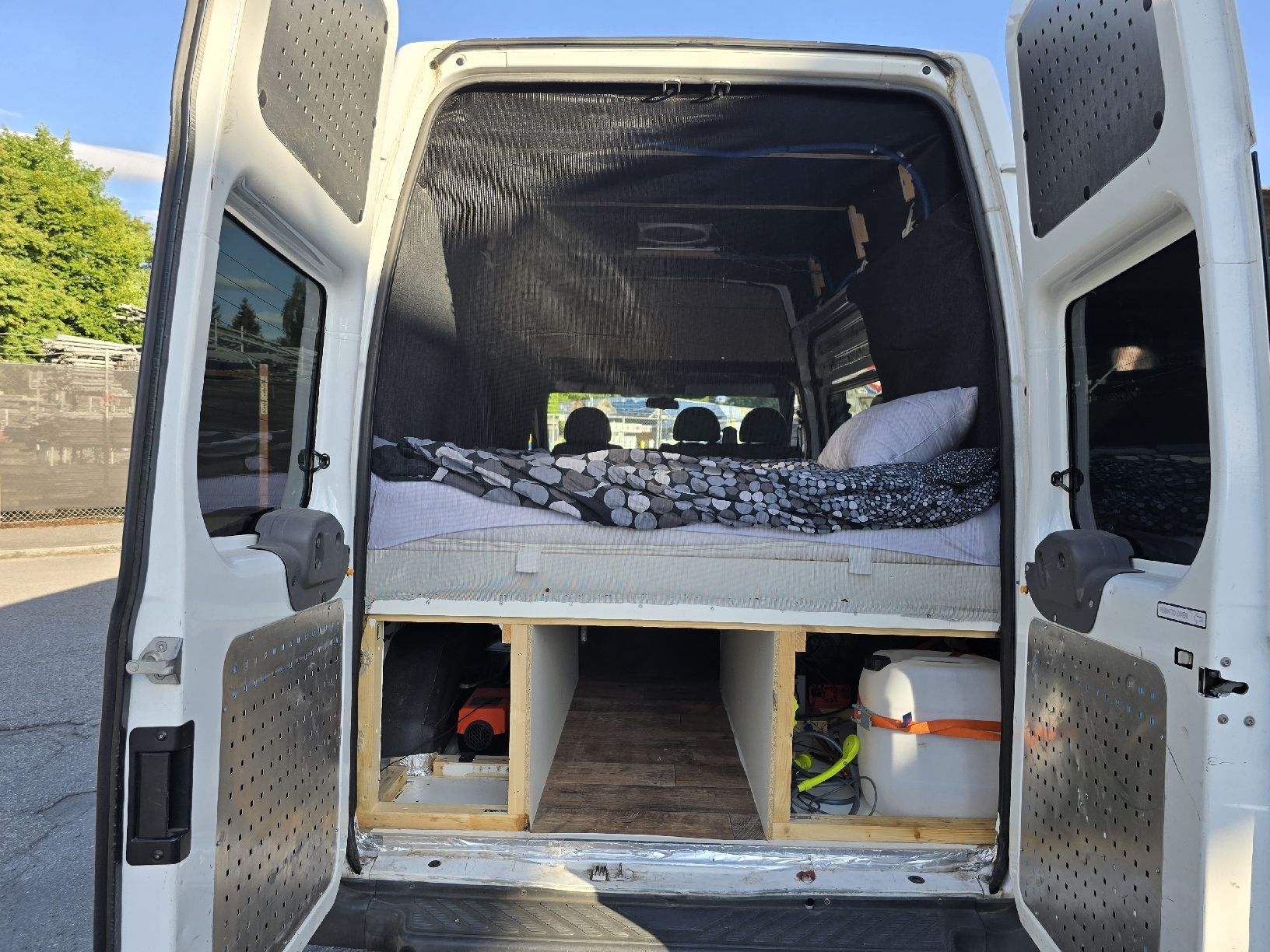 Ford Veicoli da campeggio: Ford Transit 330 TDCI 2.2 Camper – Usato da Biberist venduto da Stanley... 6