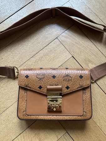 MCM VIKTOR CROSSBODY BAG COGNAC