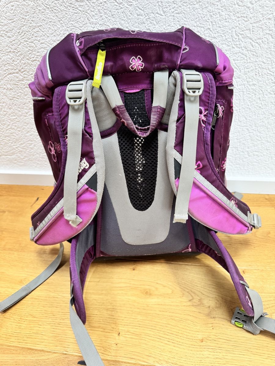 Ergobag Borse & Zaini: Ergobag Schulrucksack, Lila mit Blumenmuster – Usato da Zürich venduto da AngelaS21 1