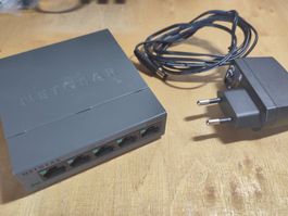 Netgear FS305  5-Port Fast Ethernet Switch (10/100)