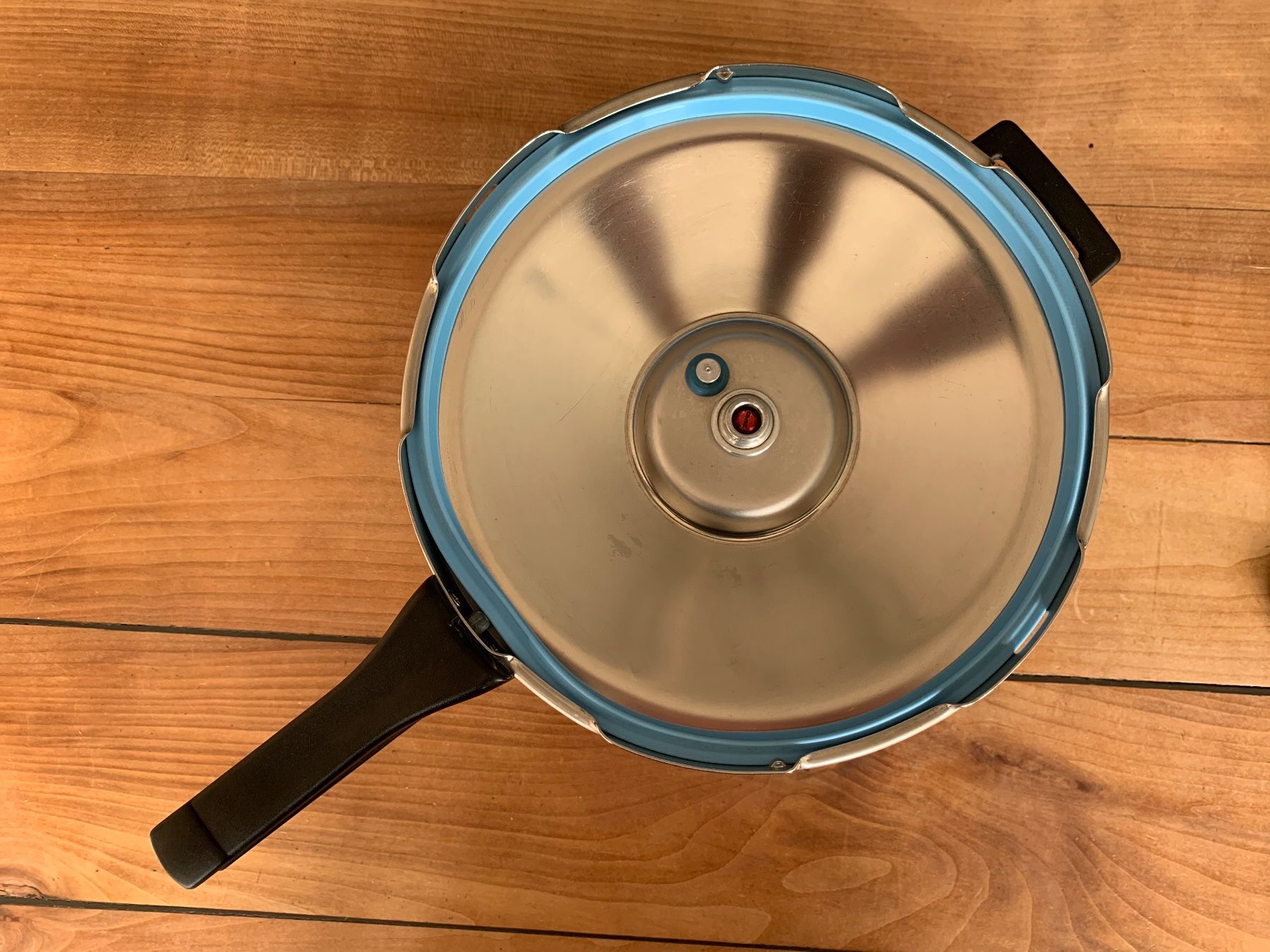 Duromatic Töpfe: Kuhn Rikon Duromatic, 7l, 22cm Durchmesser – Gebraucht aus Bäretswil von  2