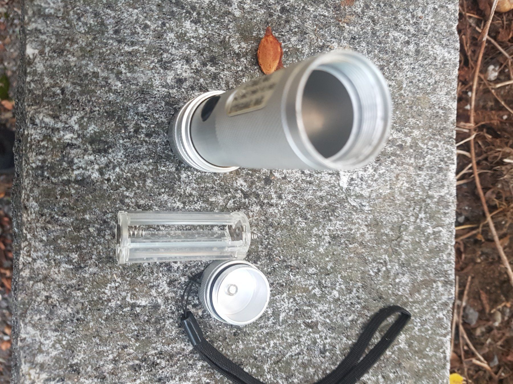 Lampade: LED Taschenlampe – Usato da Wilihof venduto da Bandit71 3