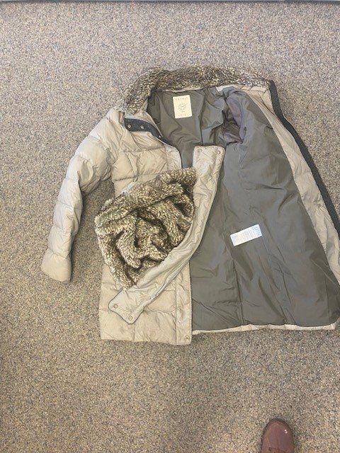 Giacche: Esprit Winterjacke Daunenjacke Beige Gr. M – Usato da Wängi venduto da Bmo 3