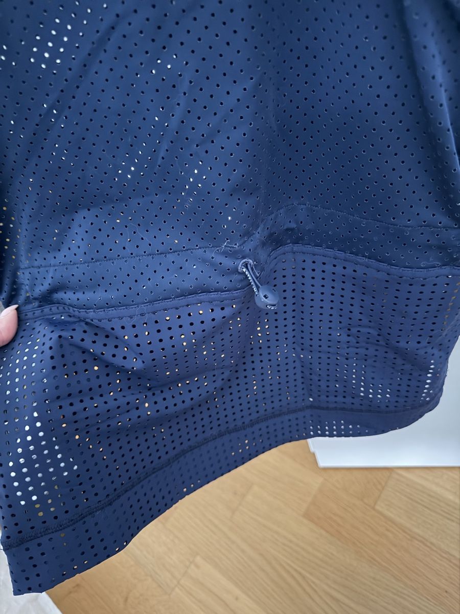 Stella McCartney Tops: Haut de sport Stella McCartney  – D'occasion à Genève par luc_5829 4