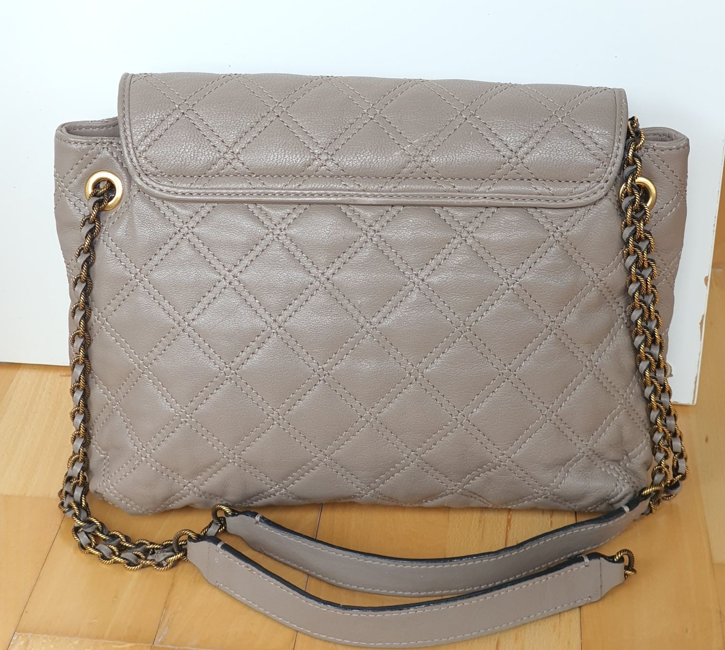 Marc Jacobs Borse da donna: Marc Jacobs Schultertasche Soft Leder Taupe – Usato da Niederteufen venduto da Mira_72 2