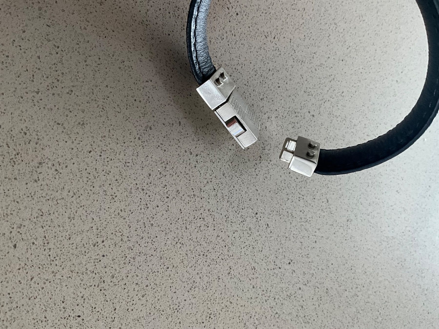 Louis Vuitton Bracciali & Braccialetti: Louis Vuitton Lederarmband – Usato da Seon venduto da xanae 5