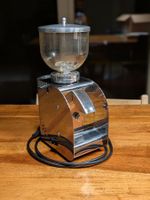 Italienische Kaffeemühle Isomac Granmacinino in Chrom