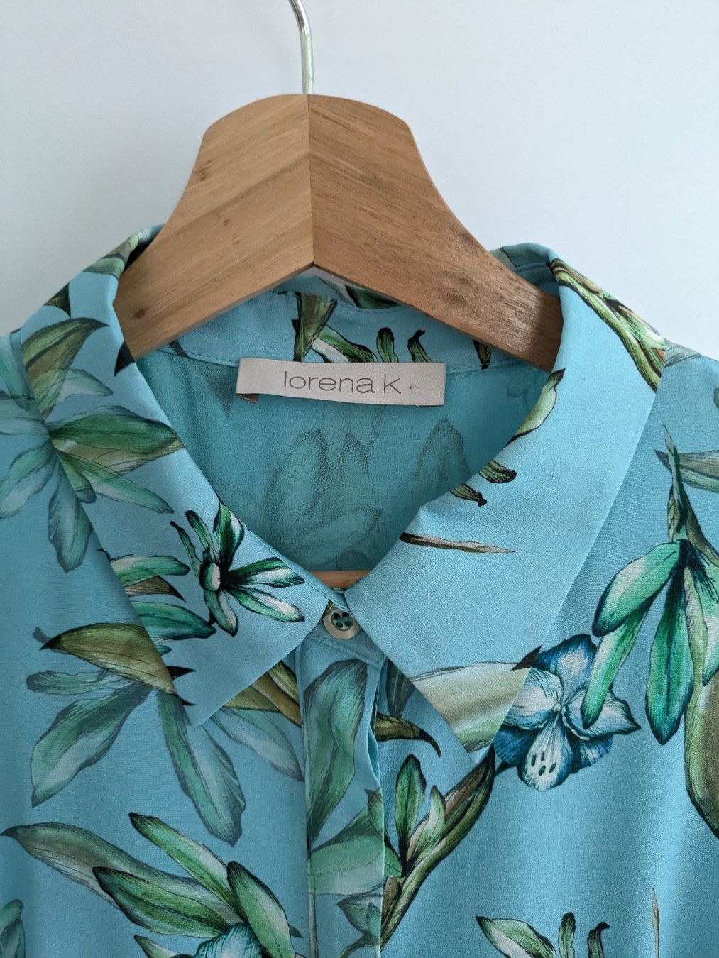 Kleider: Kleid Blumenmuster Hellblau Seide Grösse 38 – Gebraucht aus Rorschach von olg_5qq2 5