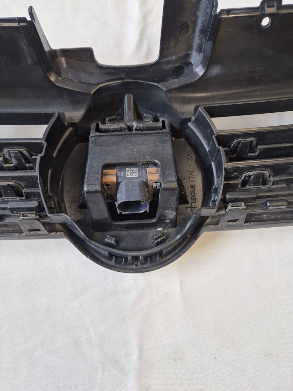 Tutti pezzi di ricambio auto: VW Golf 7, Grill inkl. Radar – Usato da Schinznach Bad venduto da Bingi02 2