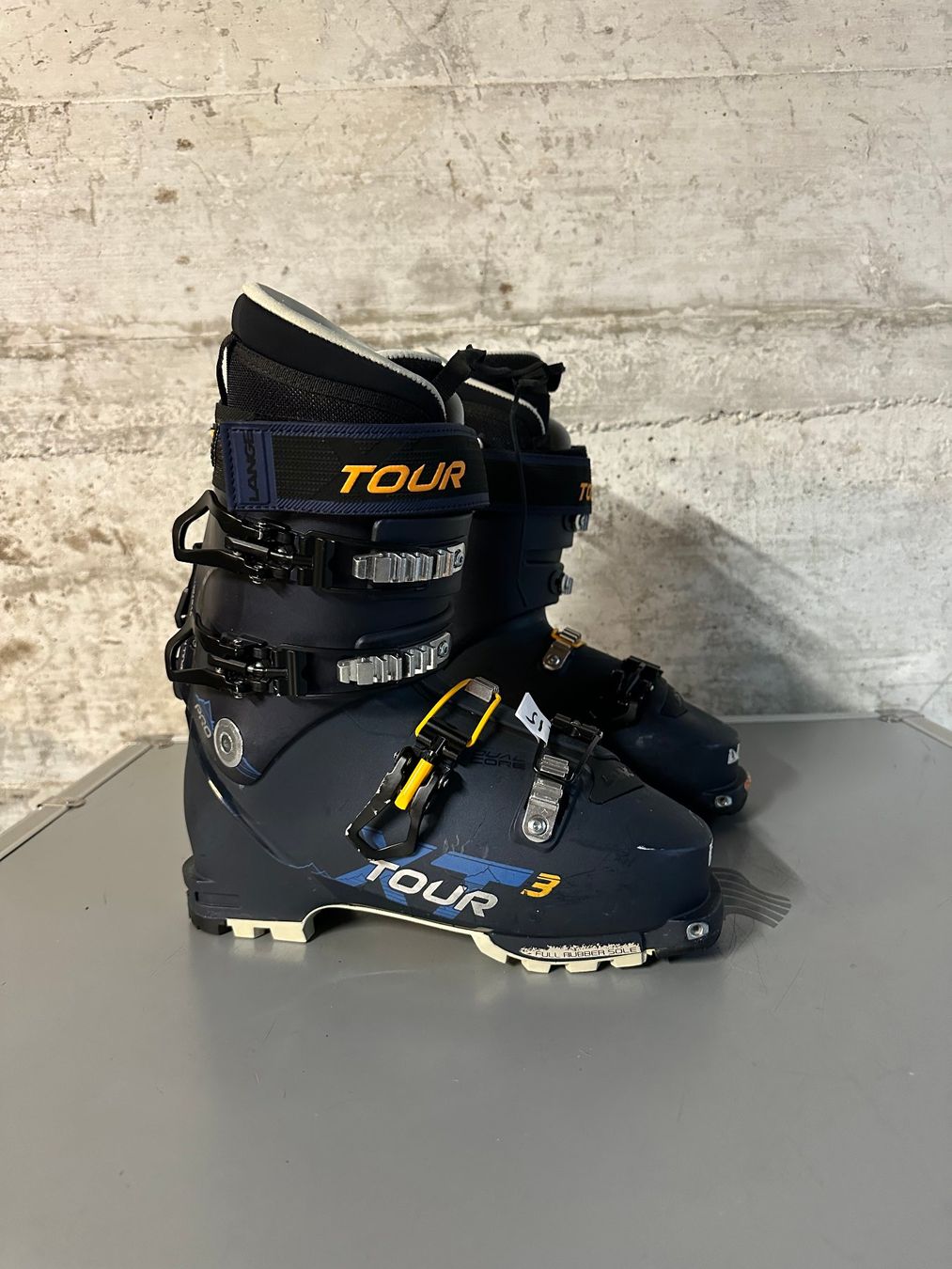 Lange Scarpe da uomo: Lange Touren Skischuhe 26.5 / 41 – Nuovo (secondo la descrizione) da Emmenbrücke venduto da karkarkar
