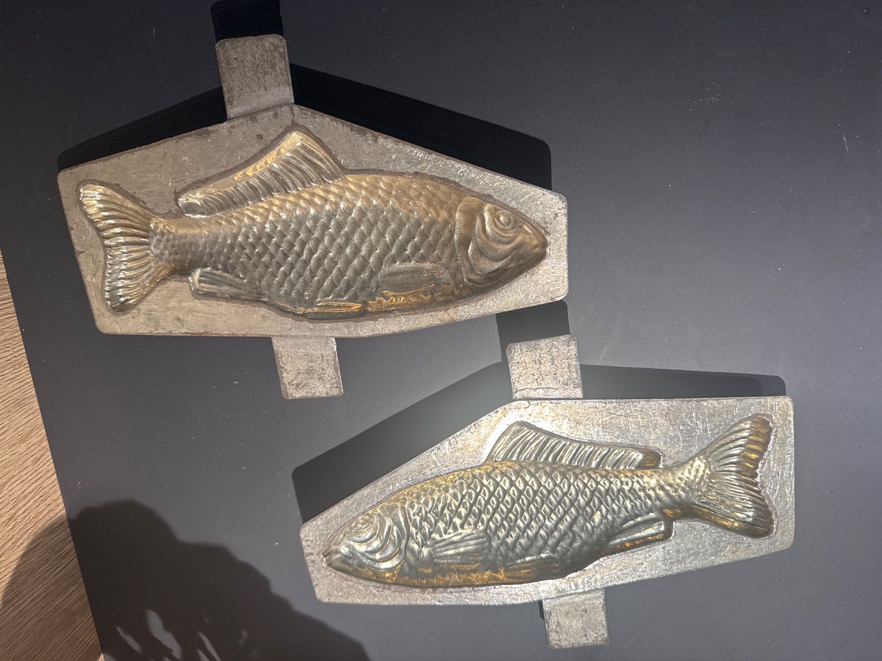 Teglie da forno: Moule chocolat schokoladenform poisson 20cm – Usato da Lajoux JU venduto da Briard0 1