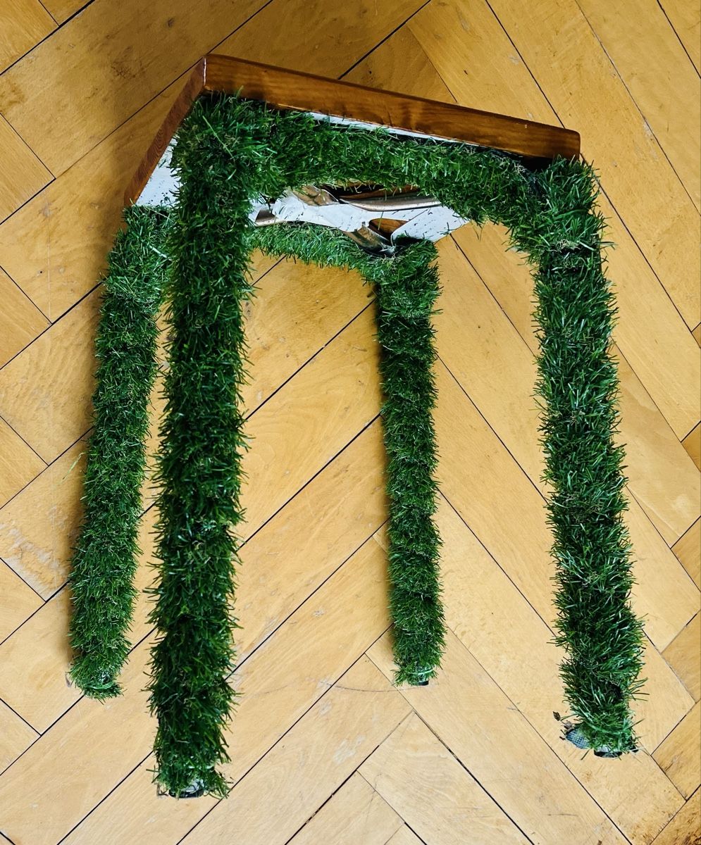 Sgabelli: Hocker mit Grasbeinen - Wirziger Stuhl – Usato da Biel/Bienne venduto da SirRolf 6