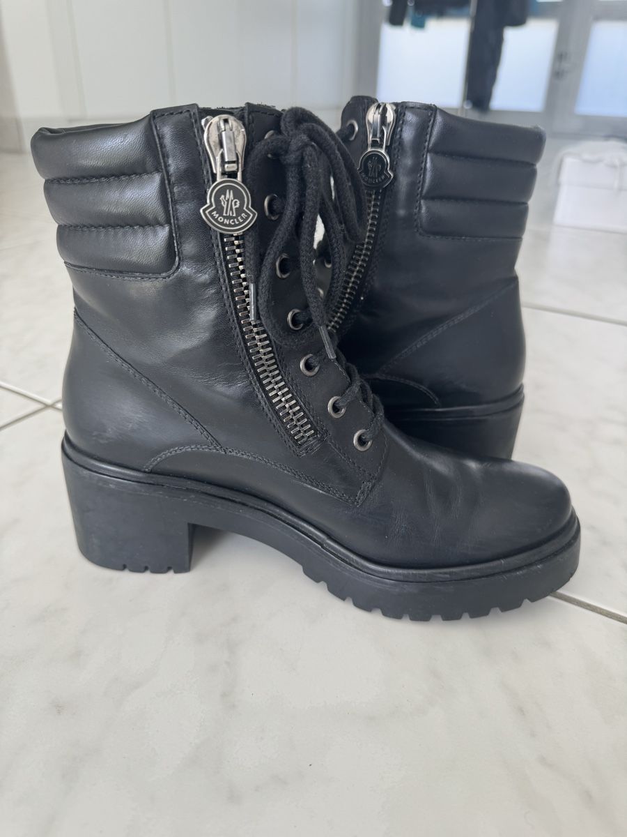 Moncler Scarpe da donna: Moncler Stiefel Combatboots schwarz – Nuovo (secondo la descrizione) da Uetikon am See venduto da sop_vw5x 3