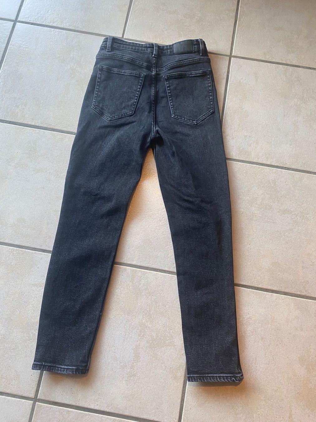 Zara Jeans: Jeans ZARA 36 schwarz stretch – D'occasion à Orpund par Mary8972 5