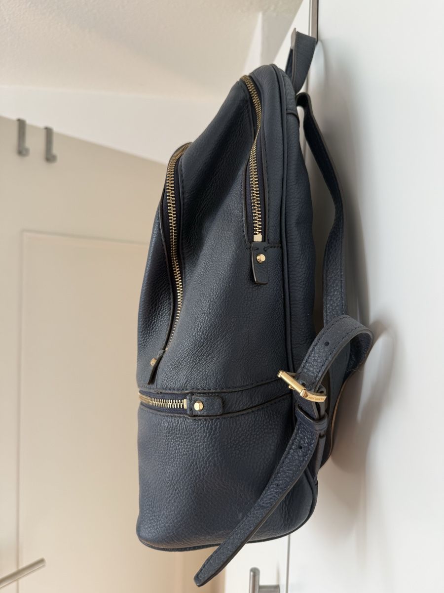 Michael Kors Zaini: Michael Kors Rucksack blau mit goldenen Elementen – Usato da Eglisau venduto da Nic1906 1