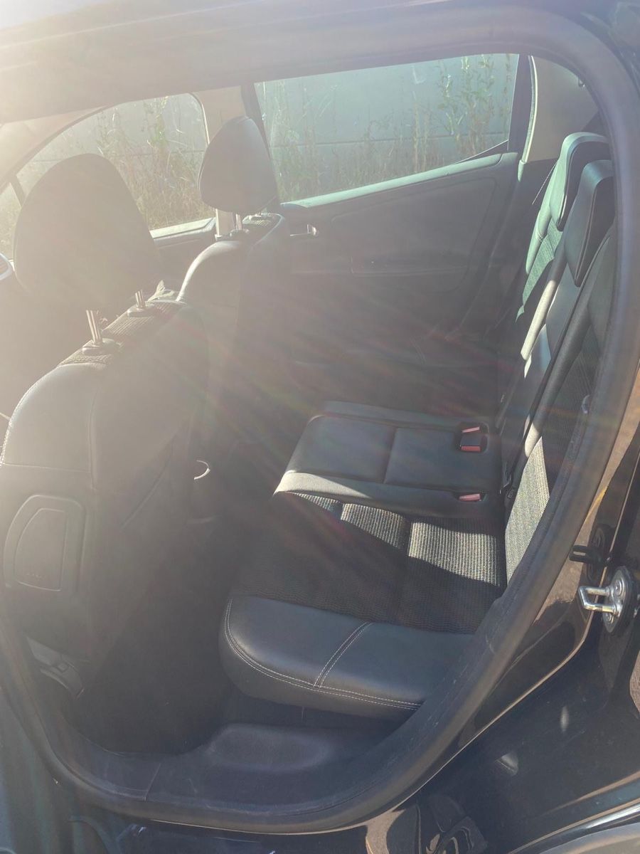 Peugeot Automobili: Peugeot 207  – Usato da Neuchâtel venduto da rye_yyh2 4