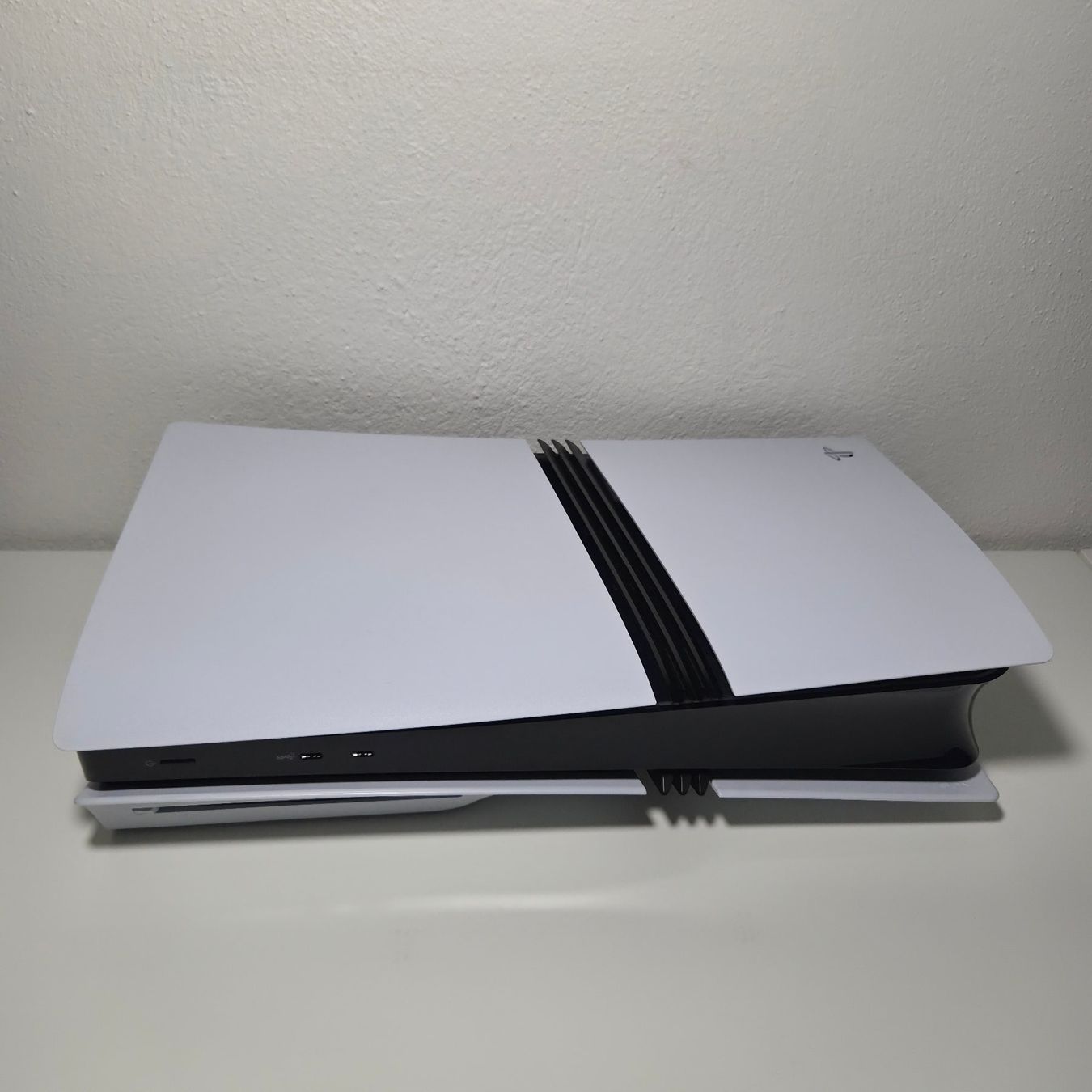Sony Konsolen: PS5 PRO 2TB + Disc Drive – Neu (gemäss Beschreibung) aus Savagnier von Guzz 1