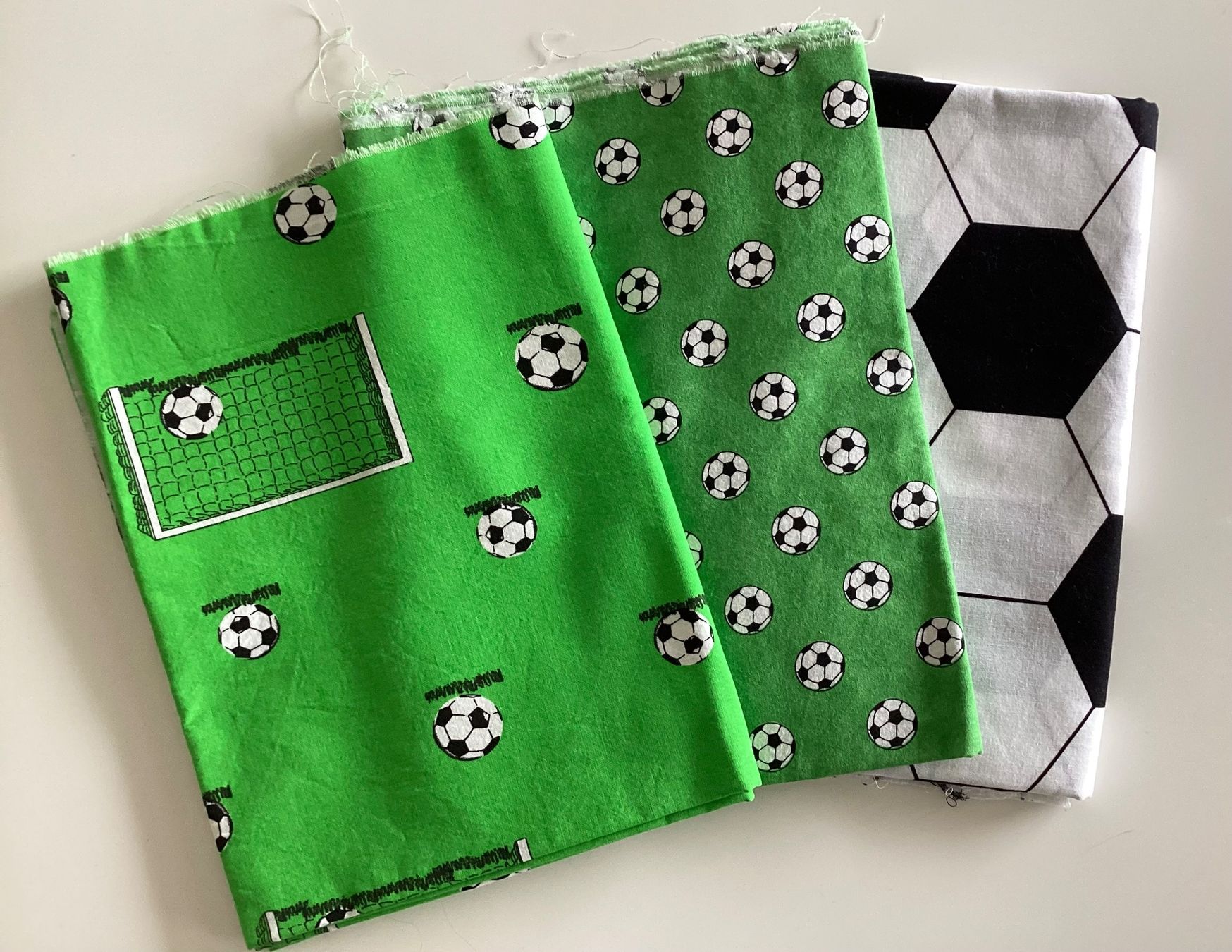 Stoffe: Baumwollstoffe Fussball – Neu (gemäss Beschreibung) aus Wagen von papai1