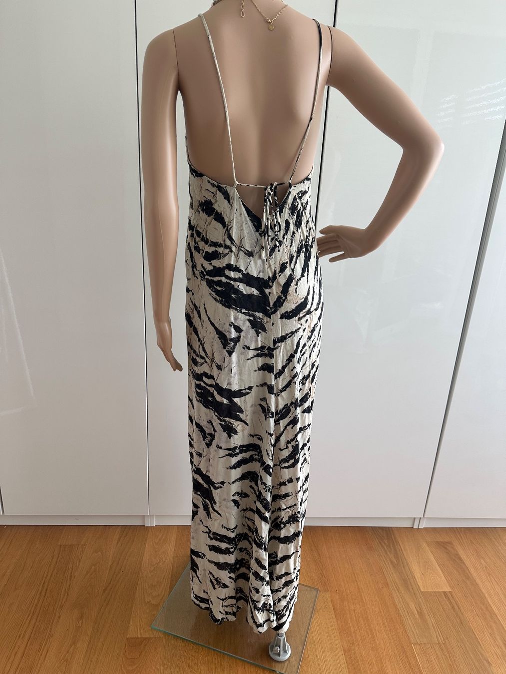 Mango Kleider: Sommerliches Maxikleid mit Tiermuster, Grösse XS – Gebraucht aus Thalwil von GerSutter 1