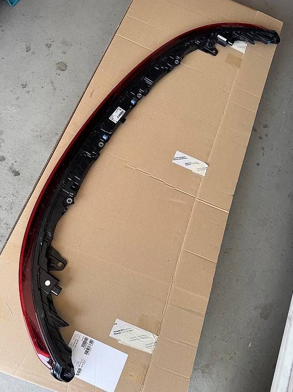 Porsche Fari: Porsche 992.2 rear light bar – Usato da Savosa venduto da ssch3 2