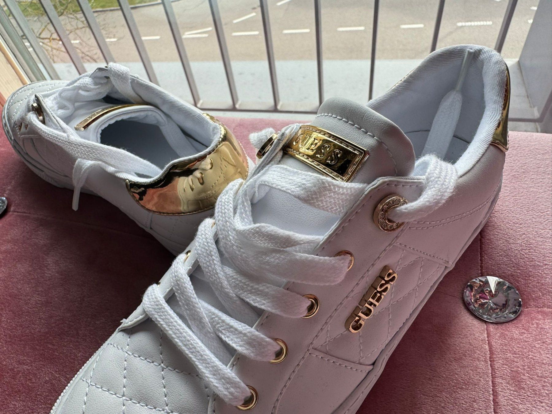 Guess Scarpe da donna: Guess Damenschuhe – Nuovo (secondo la descrizione) da Lupfig venduto da Pluribus 2