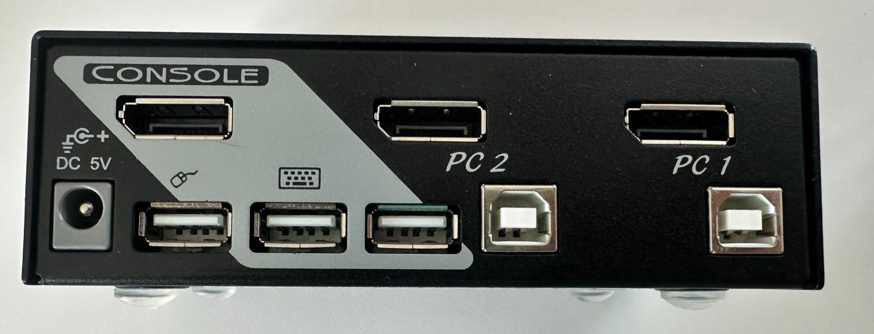 Hub & Switch: KVM Roline DisplayPort, USB – Usato da Lavigny venduto da vinz59 1