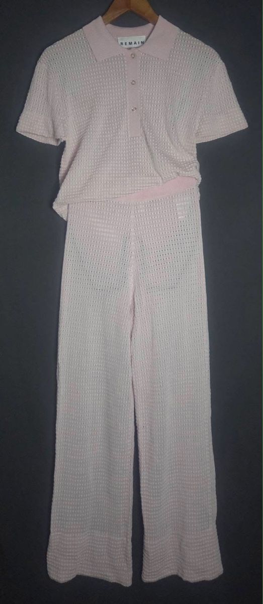 Lots de vêtements: Remain Viscose Blend Top & Pants – D'occasion à St.Josefen par lop_lh8d 1
