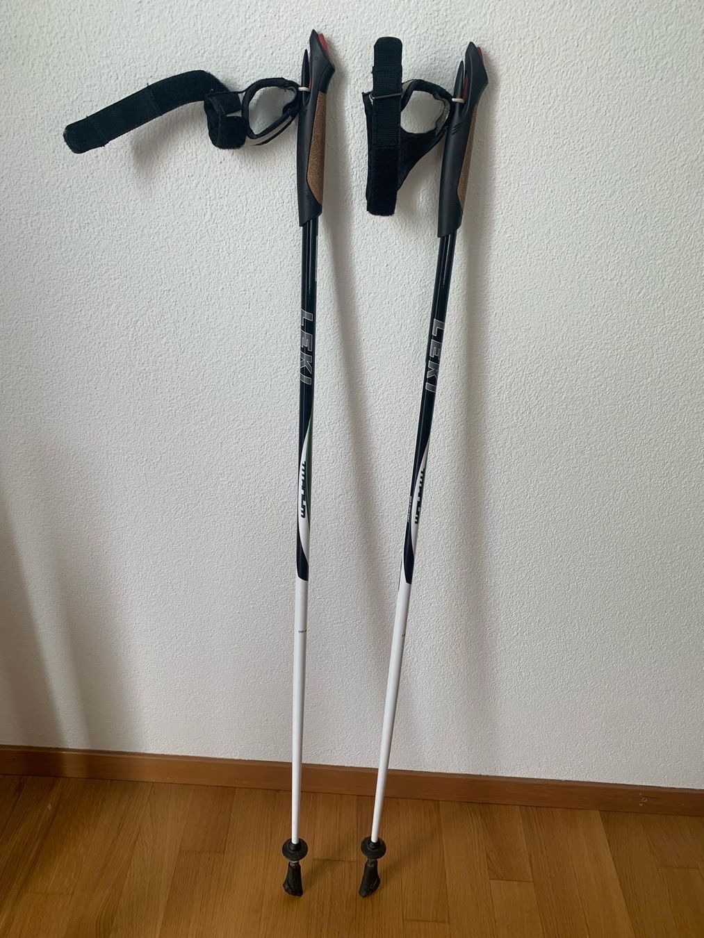Leki Altri accessori: Leki Walkingstöcke – Usato da Rotkreuz venduto da Rajah