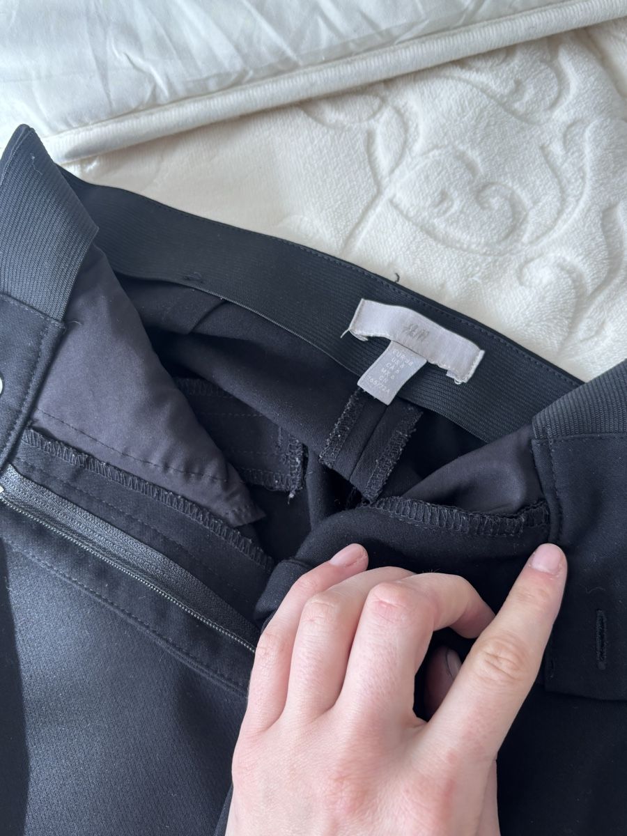 H&M Pantaloni: Black Pants Size 38 NP: 59.- – Nuovo (secondo la descrizione) da Horgen venduto da len_qjz9 2