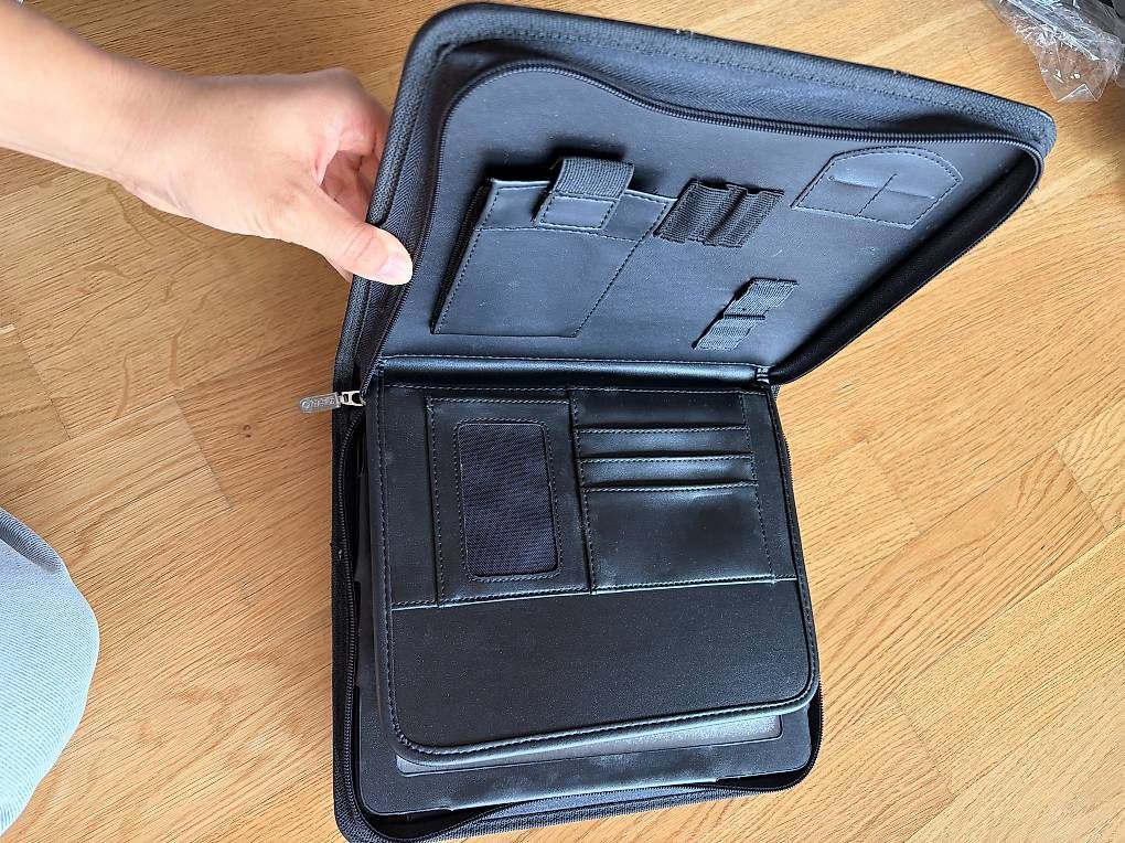 Valigie & Borse: Lederhülle Bürosachen & Tablet – Usato da Schlieren venduto da fio_7ltb 1