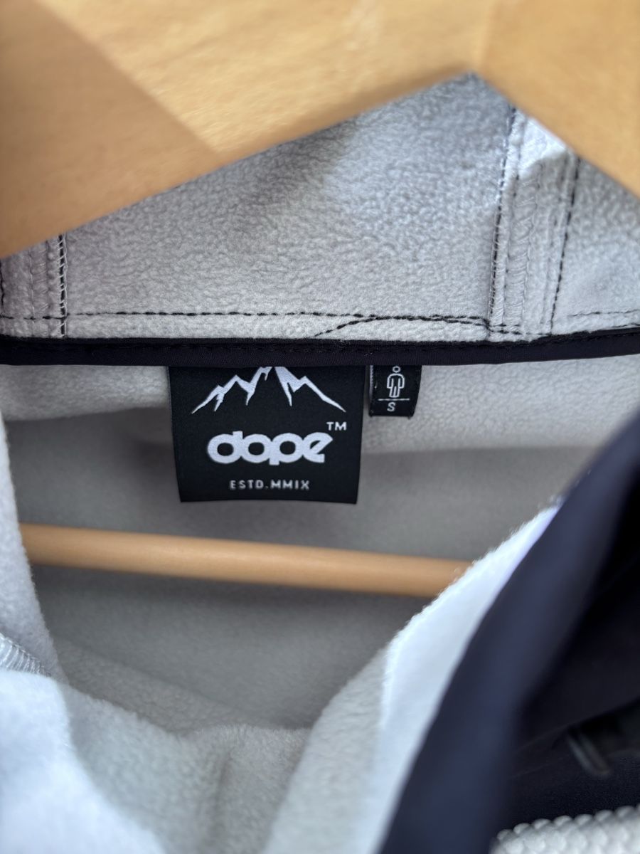 Skis: Dope Winterjacke Damen – Gebraucht aus Jona von yan_sg85 2