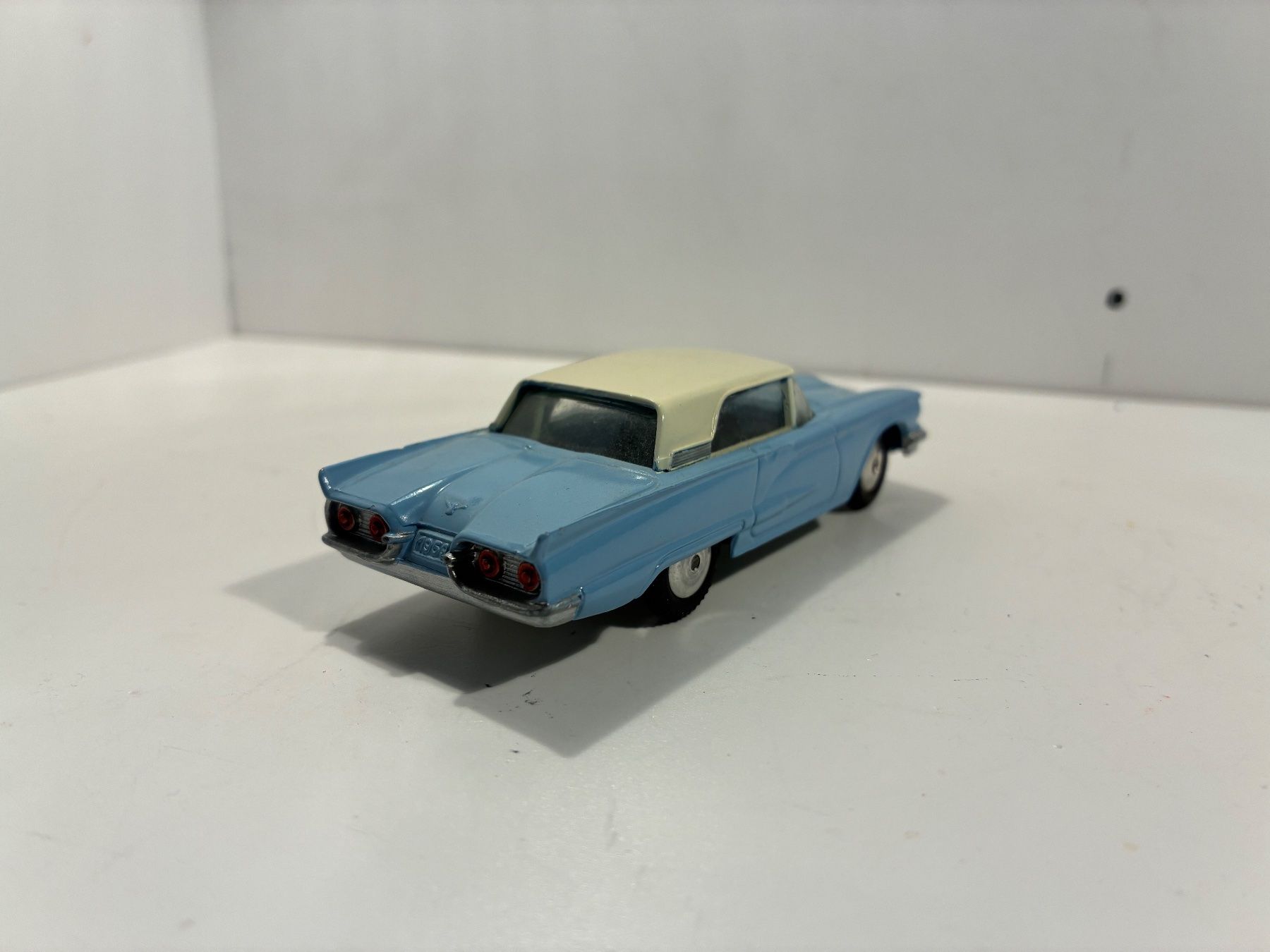 Corgi Toys Modellautos: Corgi Thunderbird – Gebraucht aus Gümmenen von Supererland 2