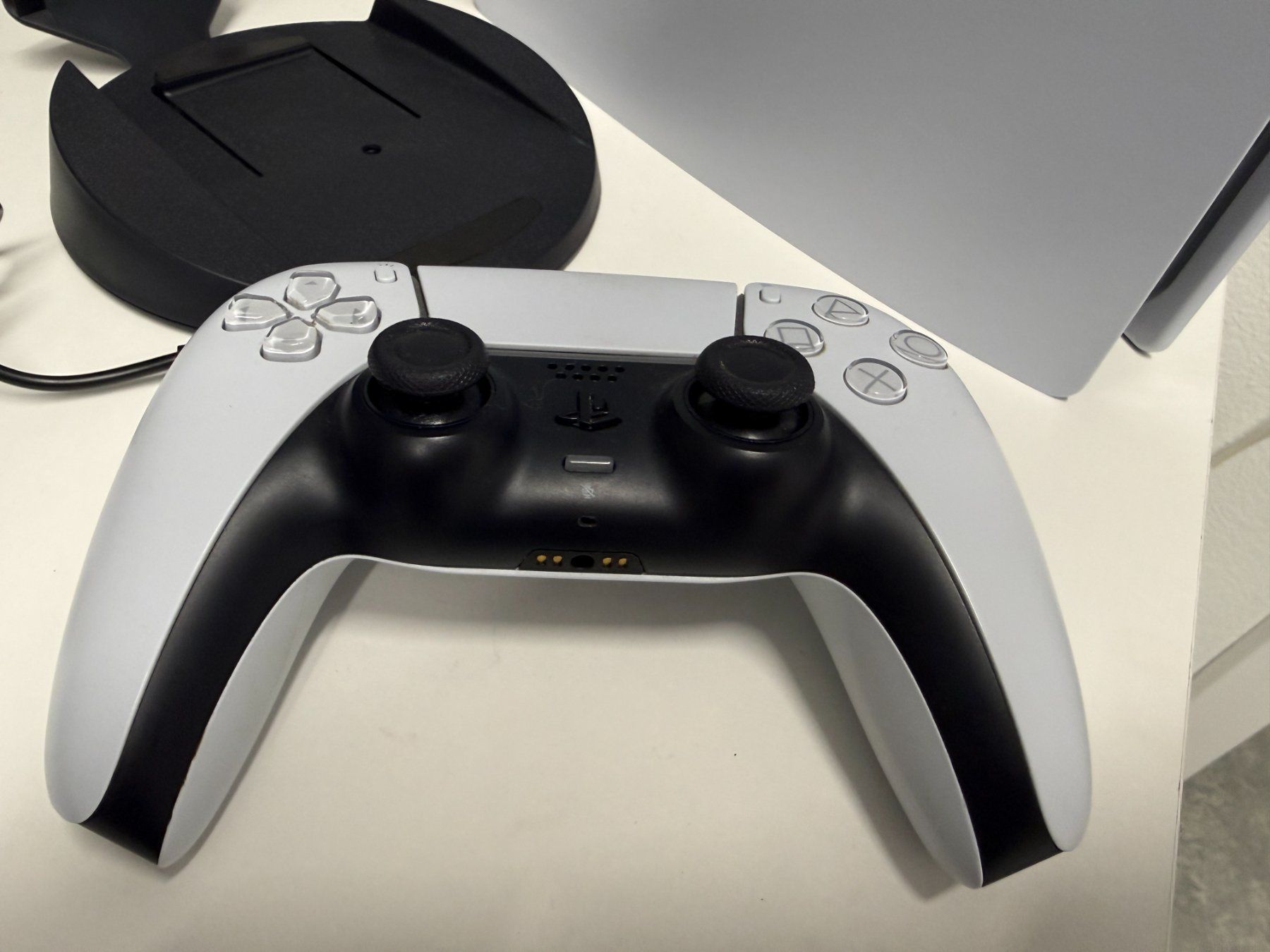 Sony Consoles: PlayStation 5 Disc Edition + Original Controller & Standfuss – Neuf (Voir description) à hombrechtikon par Printit 7