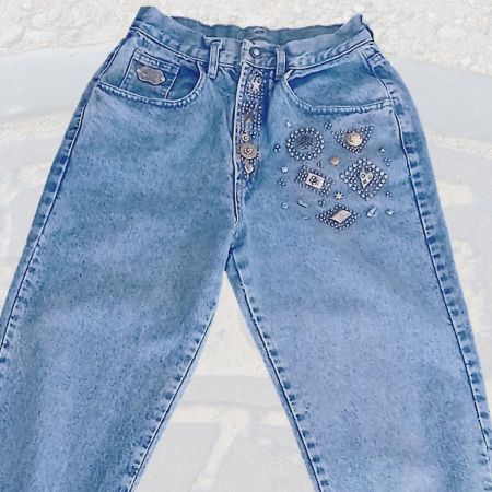 Lily Farouche Jeans -80er Metall-Applikationen - "S"