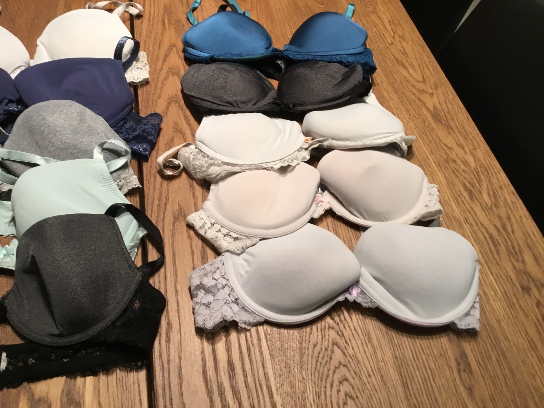 Altra biancheria intima: 10 Damen BHs Grösse 80C – Usato da Würenlos venduto da Tina48 1
