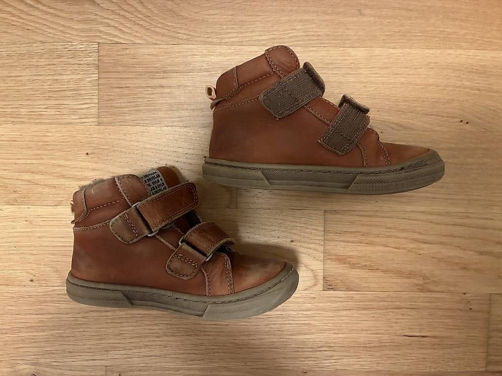 Scarpe per ragazzi: Kinder Winterstiefel von Develab – Usato da Luzern venduto da Mihnea_D 3