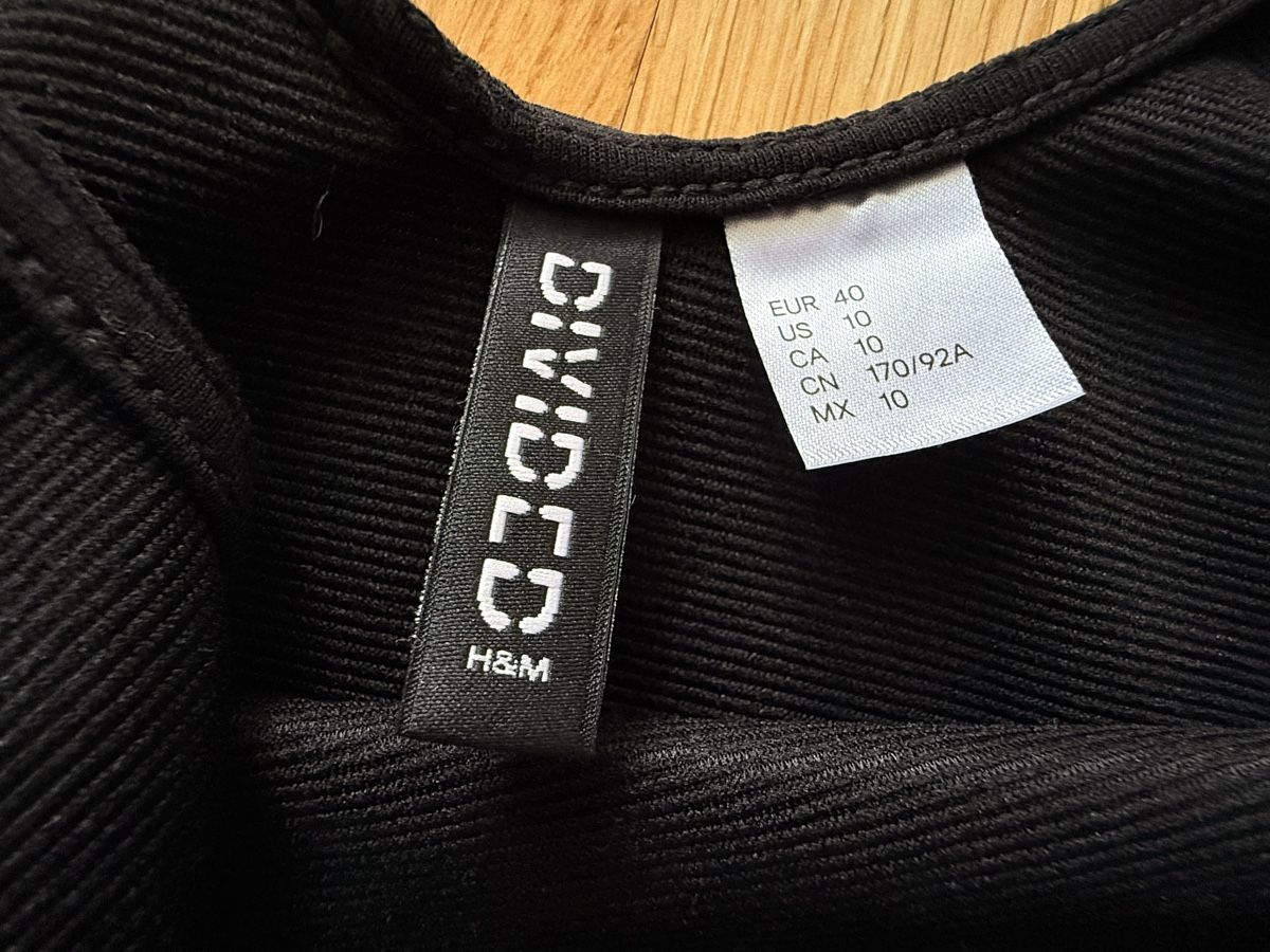 H&M Vestiti: DIVIDED, Kleid, Gr.40,schwarz – Nuovo (secondo la descrizione) da Basel venduto da sel_g 3