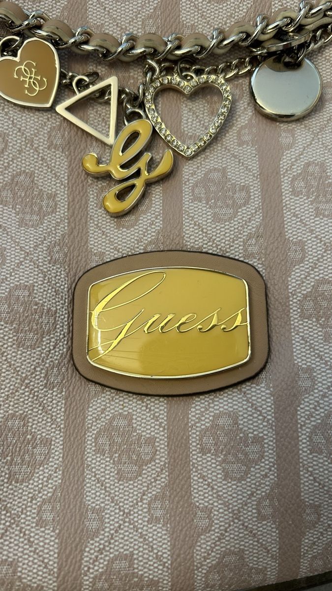Guess Borse da donna: Guess Umhängetasche – Usato da Stäfa venduto da sch_m7kj 1