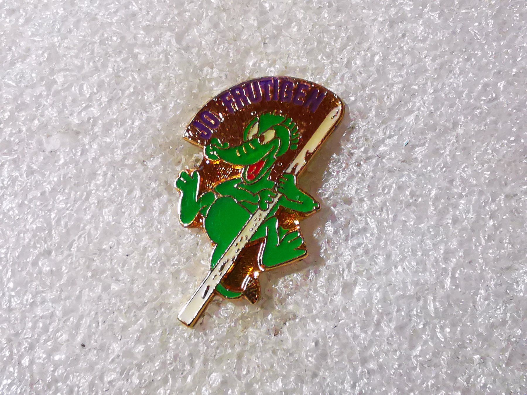 Placchette & Badge: Ansteckpin 56: – Usato da Oppligen venduto da Pin-Fall-Shop