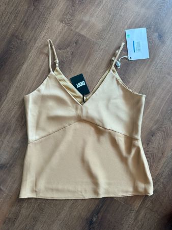 New CHF 171 DKNY v-neck tank top - M