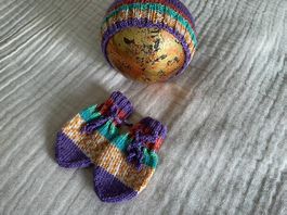  Babykäppli und Fäustlinge handgestrickt ca 40cm Kopfumfang