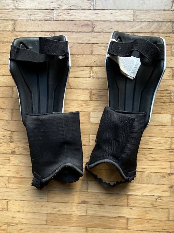Protezioni & Imbottiture: Adidas Schienbeinschoner Gr. L – Usato da Zürich venduto da Babylonia 1