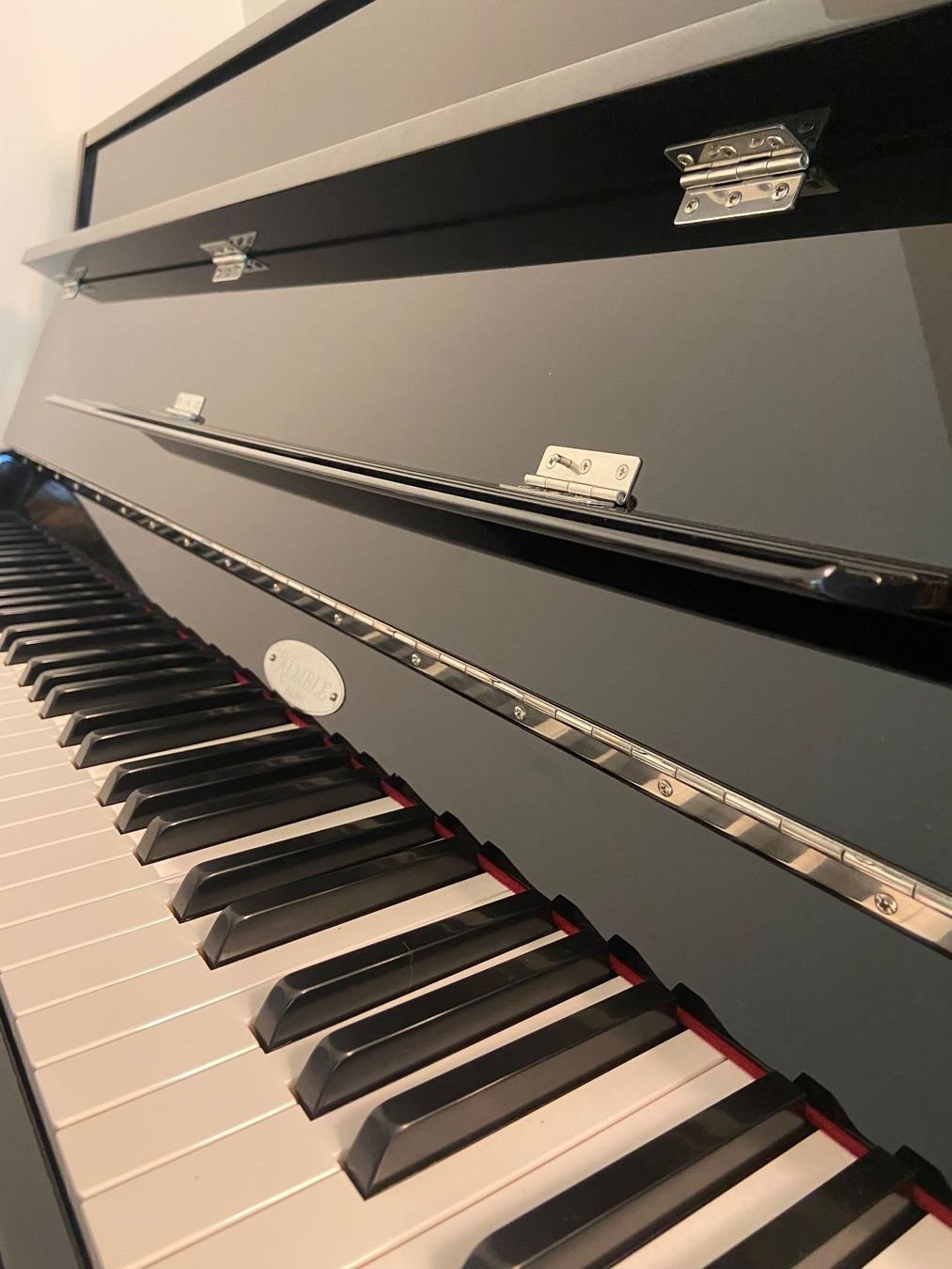Strumenti musicali: Neuwertiges Kemble Klavier K109-Silent – Usato da Unterengstringen venduto da bar_rh5f