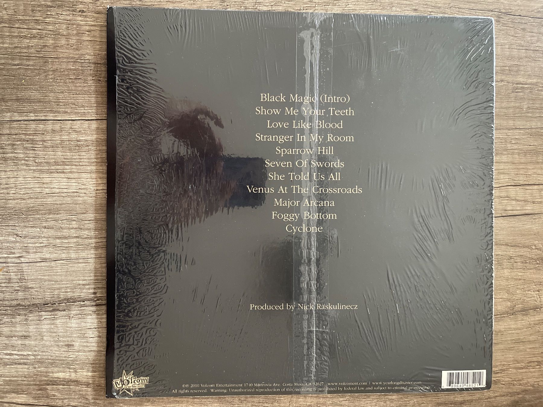 Vinyles: S1180/Year Long Disaster - Black Magic – D'occasion à Frutigen par Philippe_jsp 1