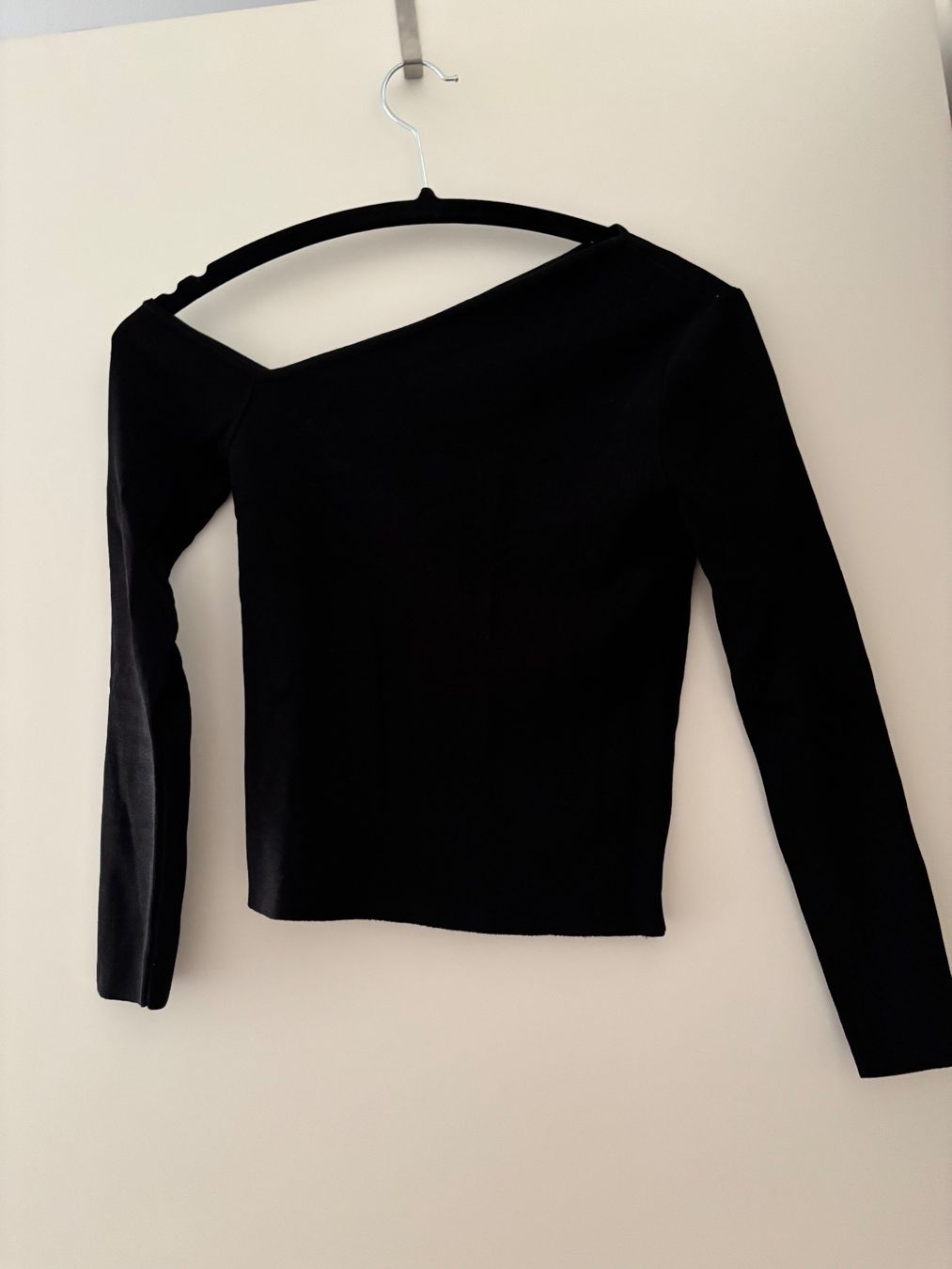 Zara T-shirt: T-shirt, noir, taille M. – Usato da Neuchâtel venduto da Zoilab