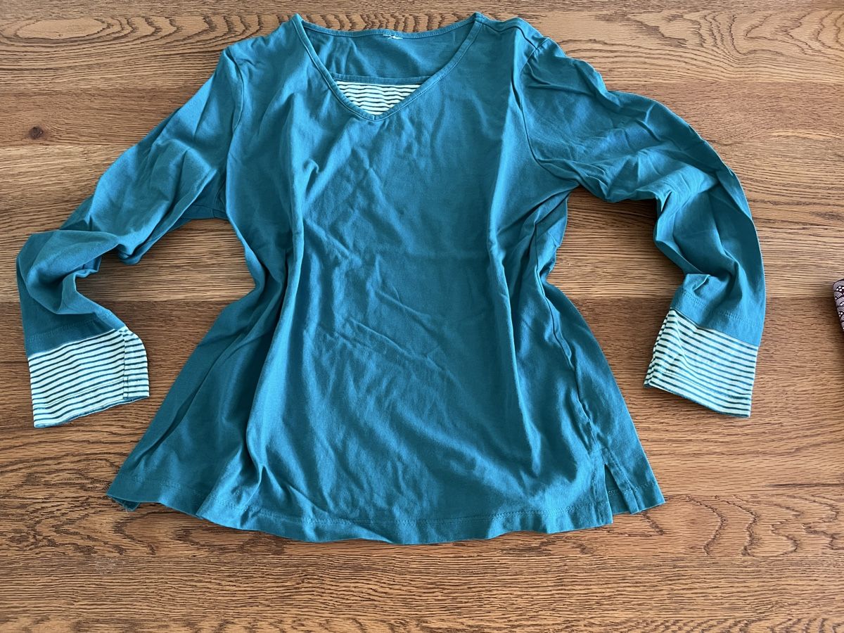 Pullover & Sweatshirts: Pully und Shirts  – Neu (gemäss Beschreibung) aus Schliern b. Köniz von medion3098 6